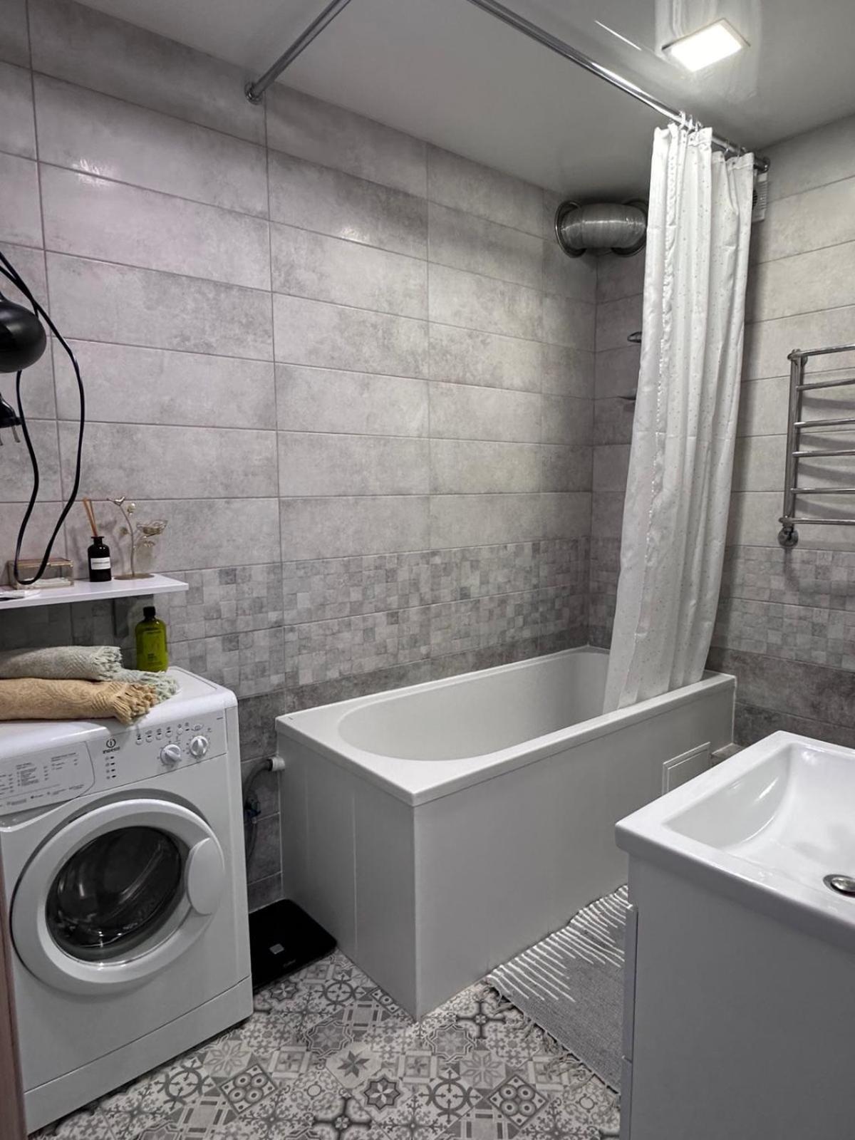 Sisters Apartment Shevchenko Chernihiv Ngoại thất bức ảnh