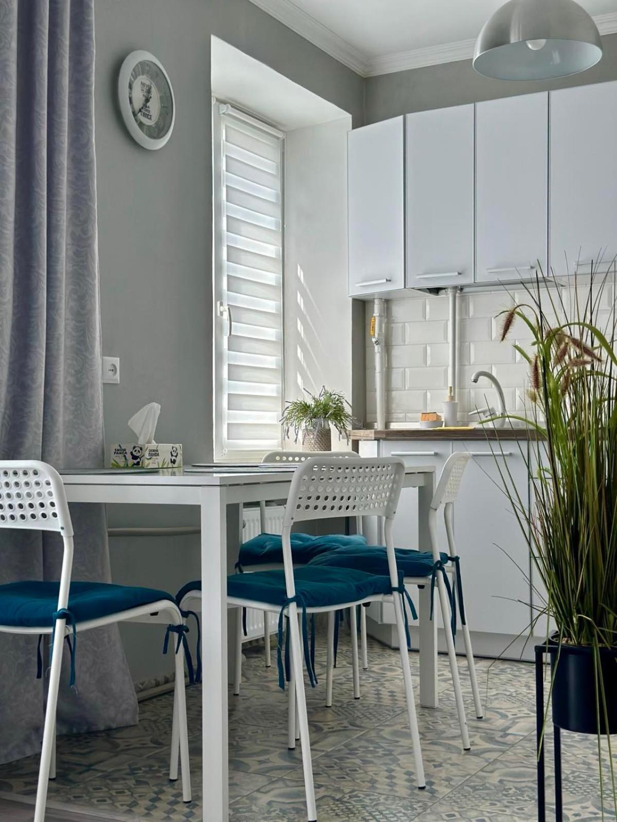 Sisters Apartment Shevchenko Chernihiv Ngoại thất bức ảnh