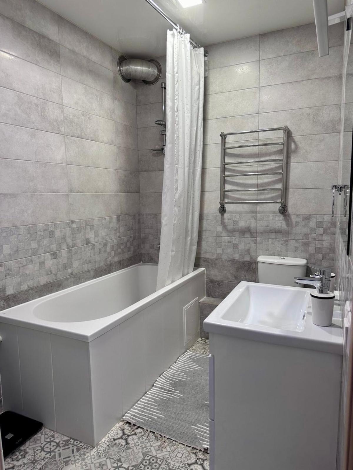 Sisters Apartment Shevchenko Chernihiv Ngoại thất bức ảnh
